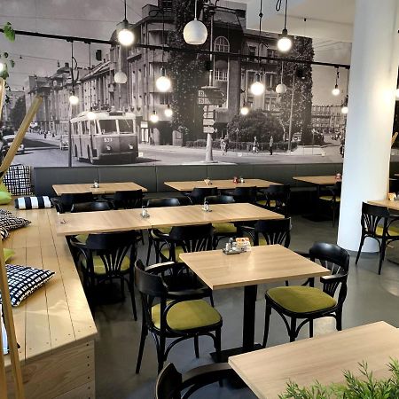 Hradec Králové Ap 1 - Apartments 4U Brezinova "Overnight Simply" מראה חיצוני תמונה