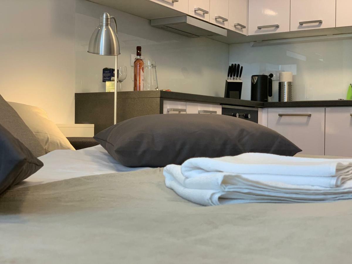 Hradec Králové Ap 1 - Apartments 4U Brezinova "Overnight Simply" מראה חיצוני תמונה
