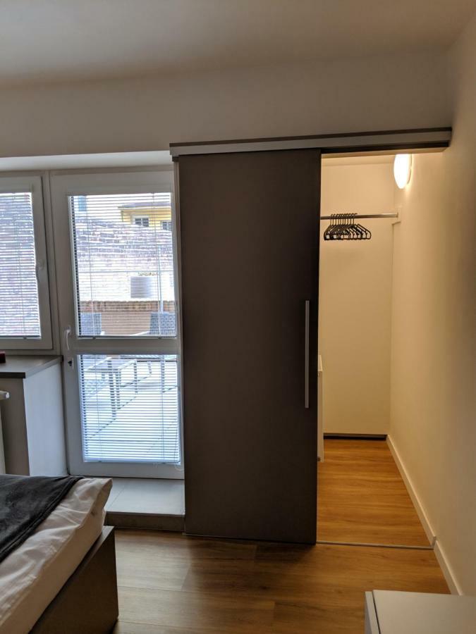 Hradec Králové Ap 1 - Apartments 4U Brezinova "Overnight Simply" מראה חיצוני תמונה