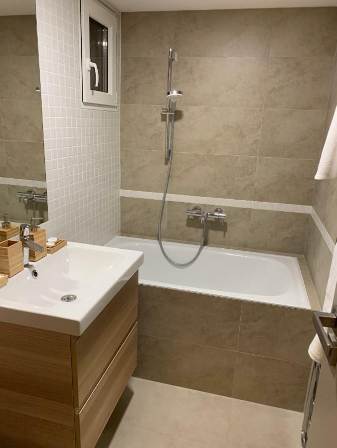 Hradec Králové Ap 1 - Apartments 4U Brezinova "Overnight Simply" מראה חיצוני תמונה