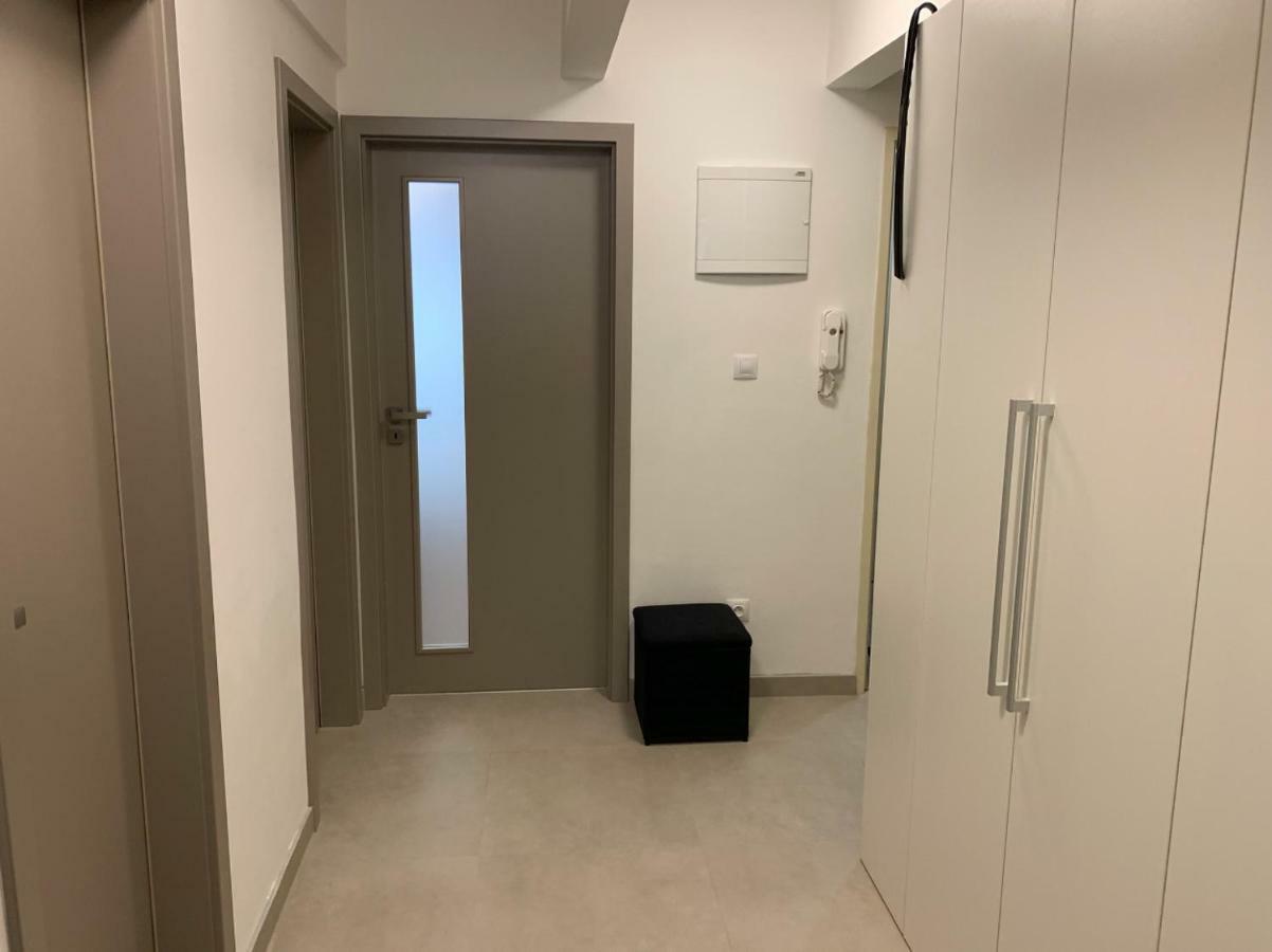 Hradec Králové Ap 1 - Apartments 4U Brezinova "Overnight Simply" מראה חיצוני תמונה