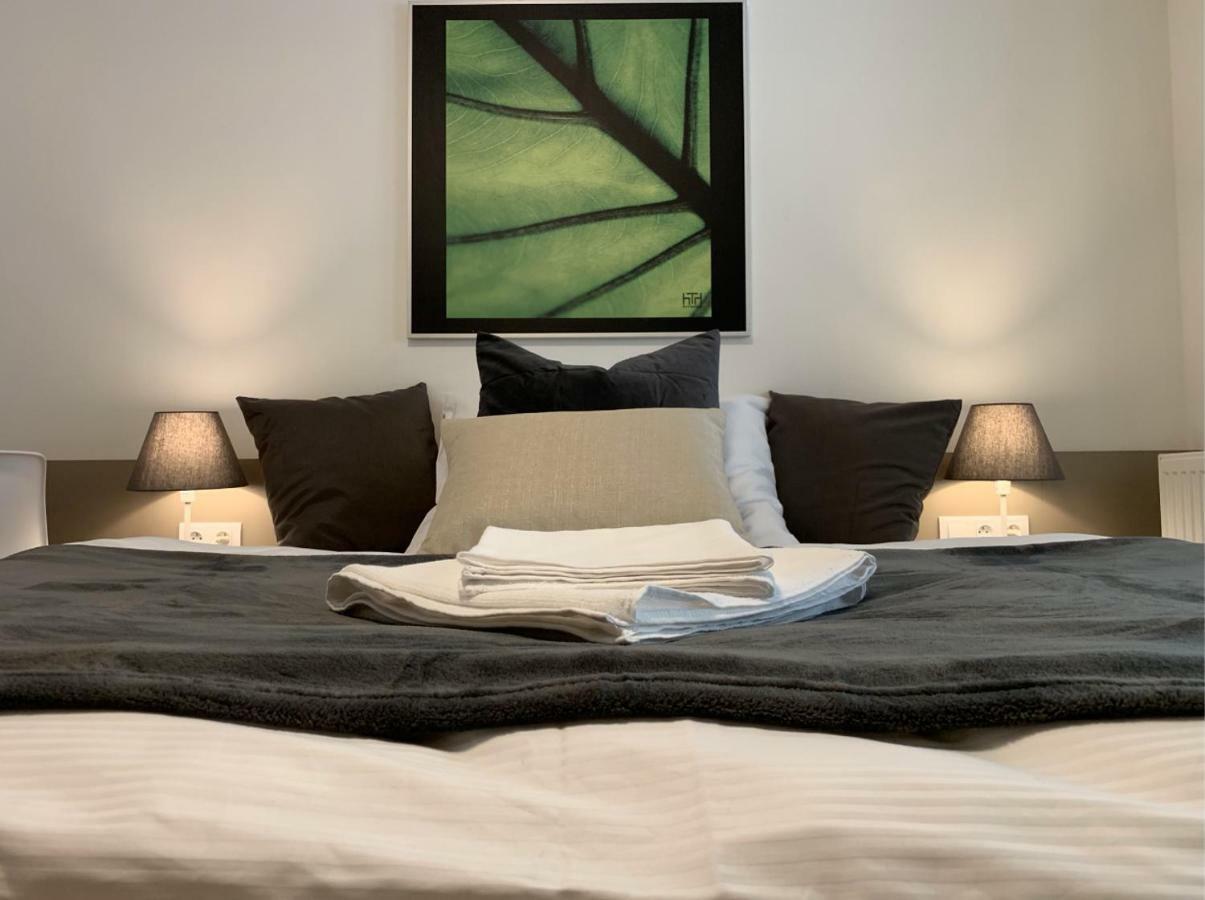 Hradec Králové Ap 1 - Apartments 4U Brezinova "Overnight Simply" מראה חיצוני תמונה
