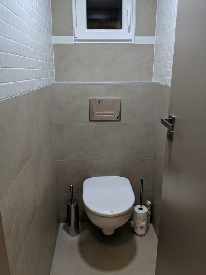 Hradec Králové Ap 1 - Apartments 4U Brezinova "Overnight Simply" מראה חיצוני תמונה